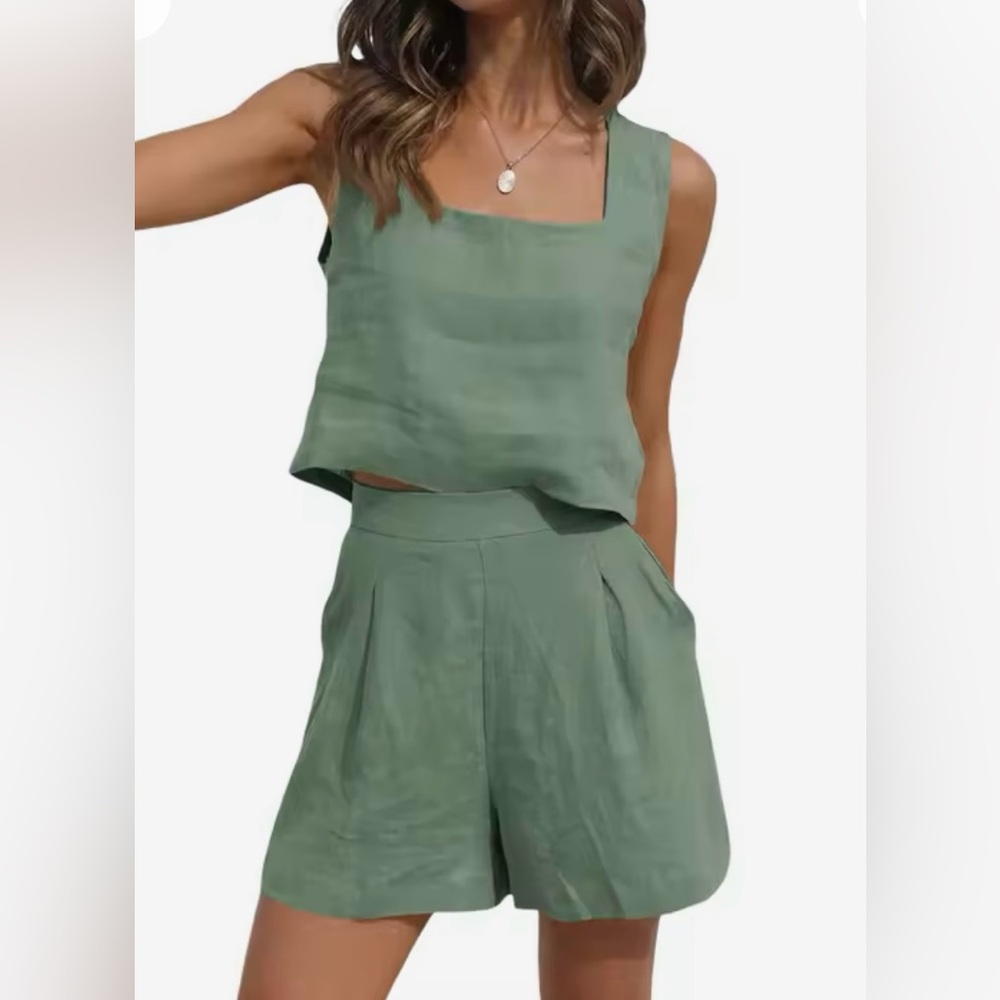 Womens two piece Set.  Casual sleeveless sling vest short set.  Size M.